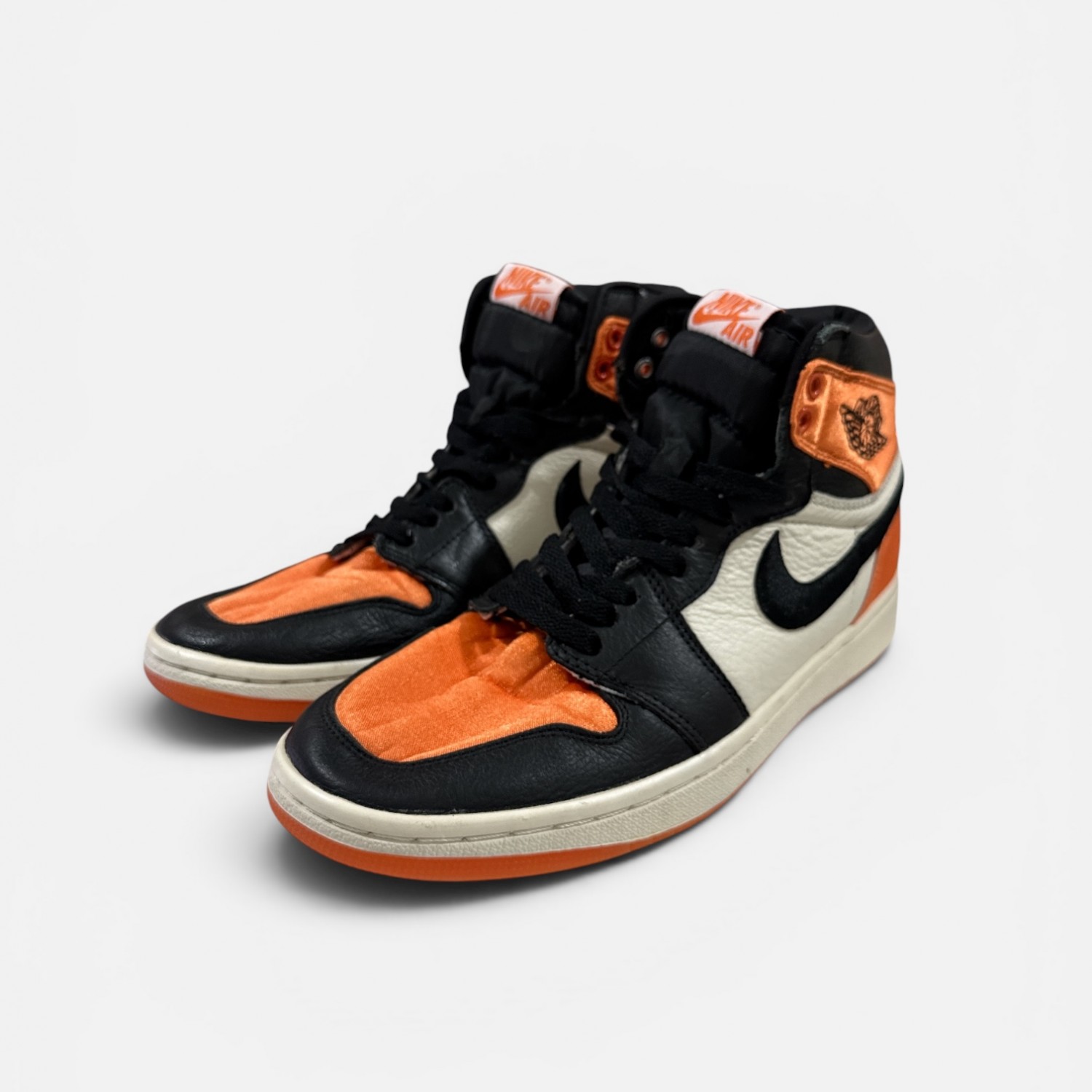 Air Jordan 1 Retro High OG “Satin Shattered Backboard” / Pre-Owned